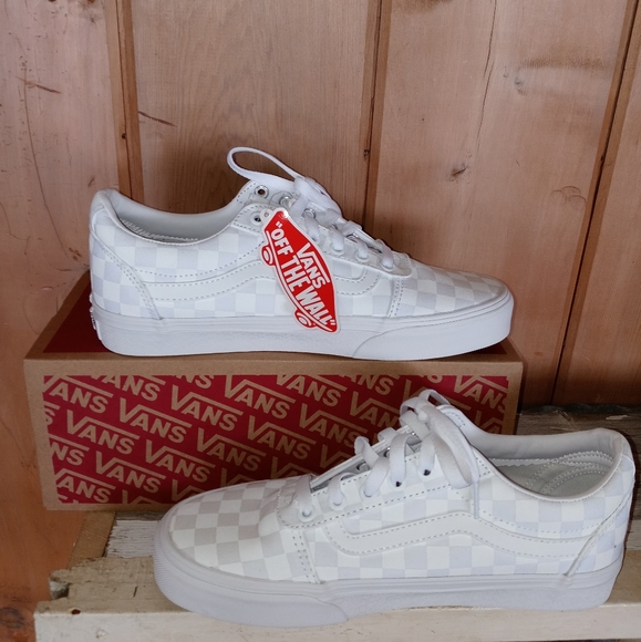 Vans Shoes - NWT Women's Vans Sneakers
